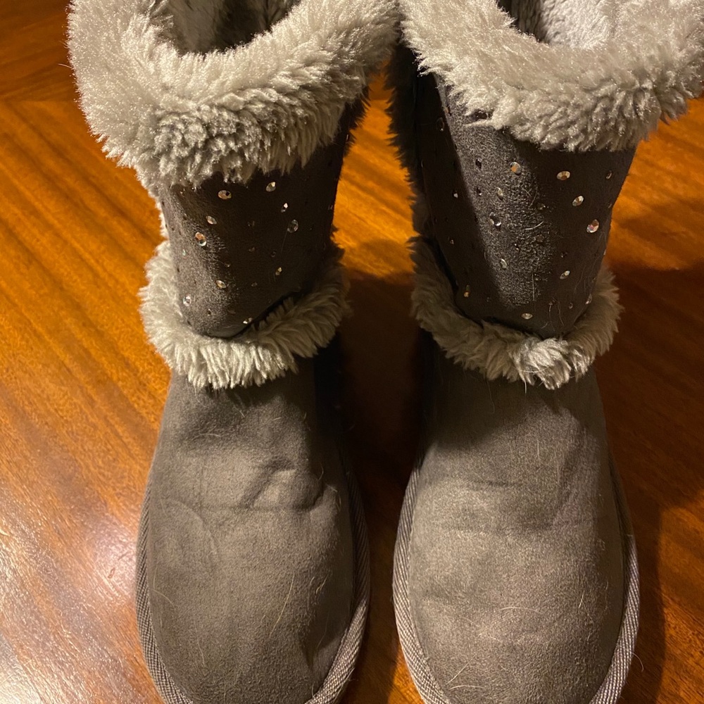 Justice Gray Suede Boots Sz 7M VGUC 😊😊